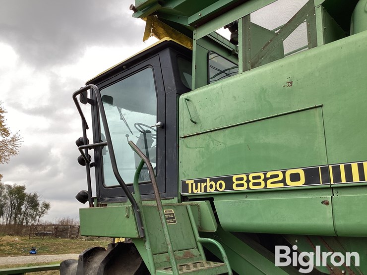 1983-john-deere-8820-image-9