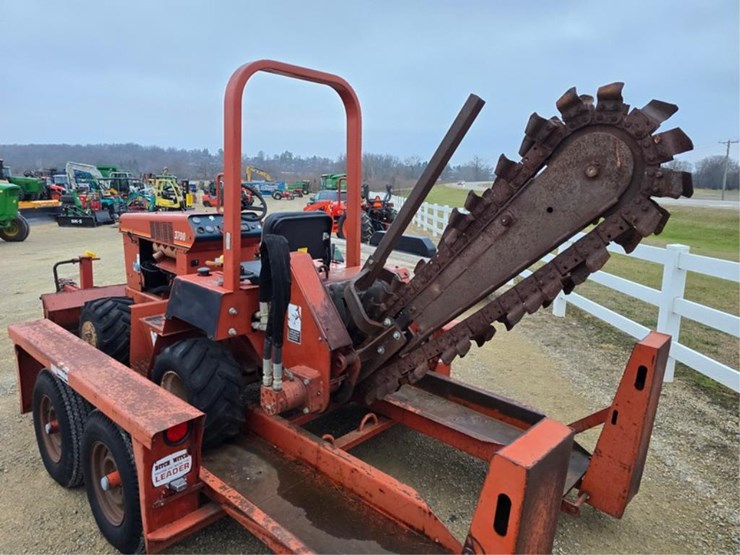 ditch-witch-3700-image-3