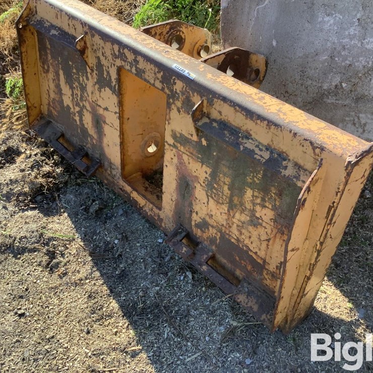 Universal Skid Steer To Mini Excavator Mount Adapter