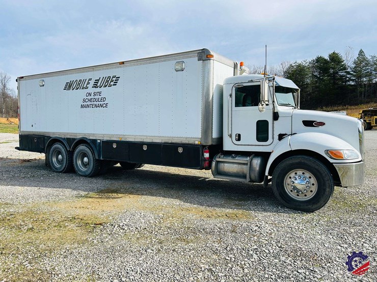 2007-peterbilt-340-image-9