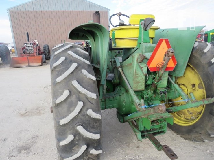 john-deere-3010-image-10