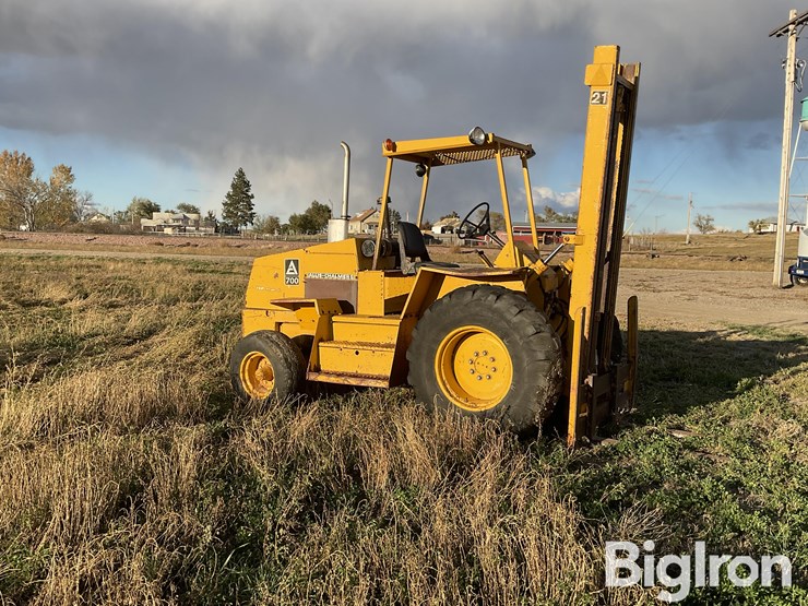 1975-allis-chalmers-700-image-4