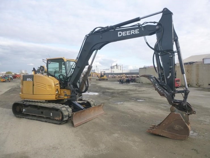 2016-deere-85g-image-2