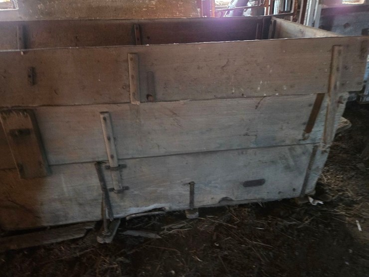 wooden-buck-board-wagon-image-3