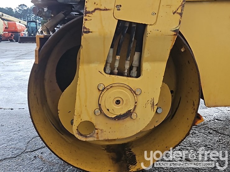 2011-caterpillar-cb34b-image-14