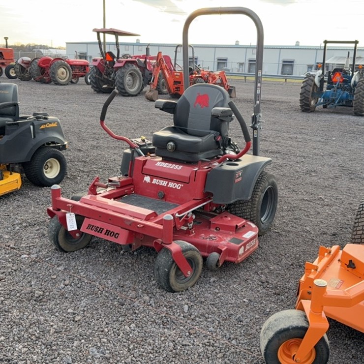 #3089 • 2021 BUSH HOG HDE 2255 ZERO TURN LAWN MOWER