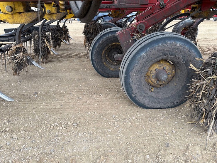 2014-bourgault-9400-image-13