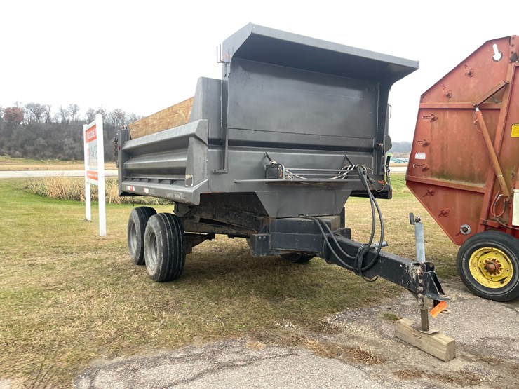 heil-trailer-image-3