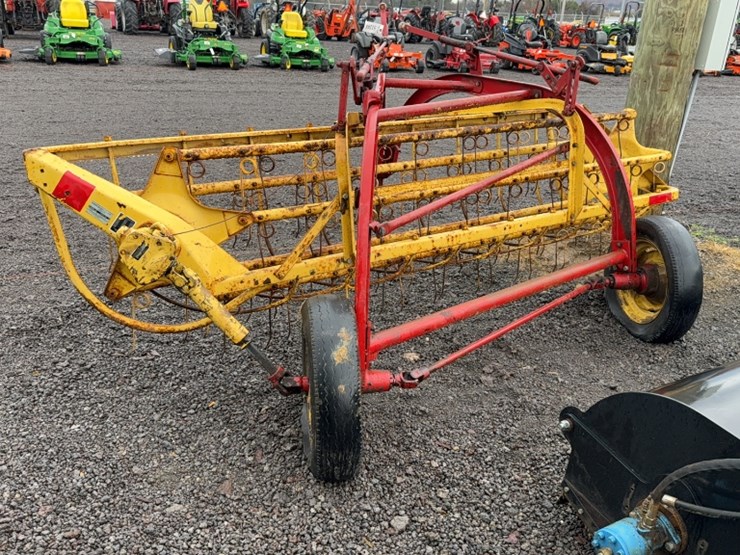 new-holland-260-image-4