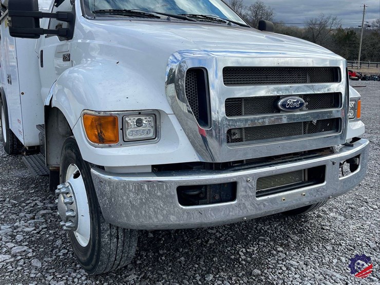 2013-ford-f750-image-14