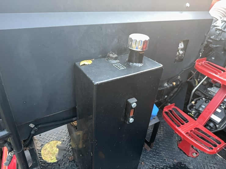 2018-case-ih-8240-image-72