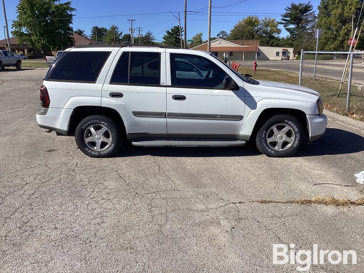 2002-chevrolet-trailblazer-image-4