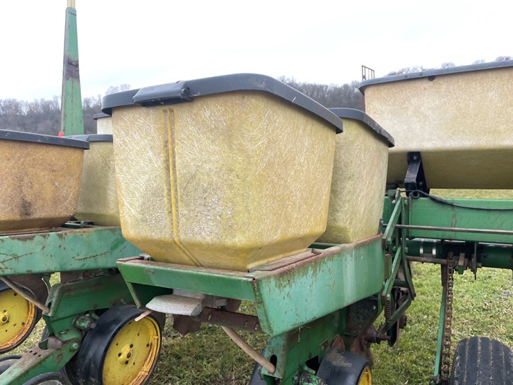 john-deere-7000-image-10