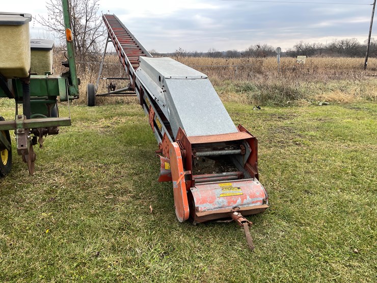 #1068-•-little-giant-elevator-image-1