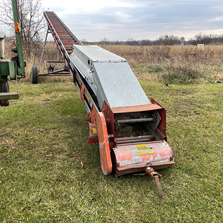 #1068 • Little Giant Elevator