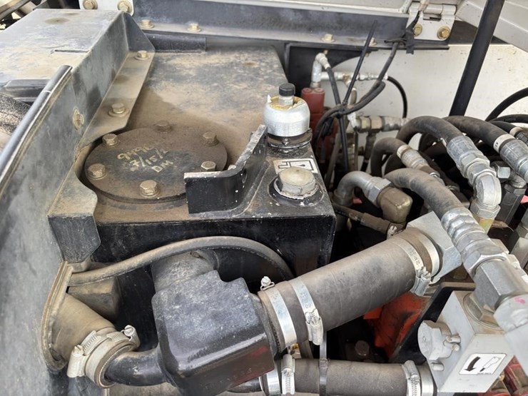 2014-takeuchi-tb290-image-50