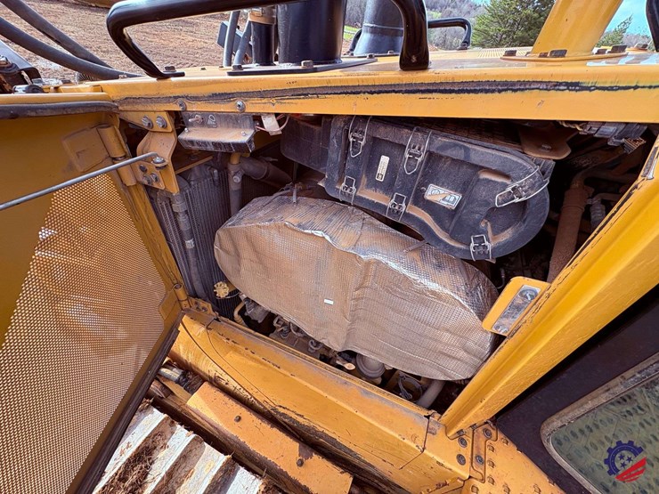 2019-caterpillar-d6t-xw-image-100