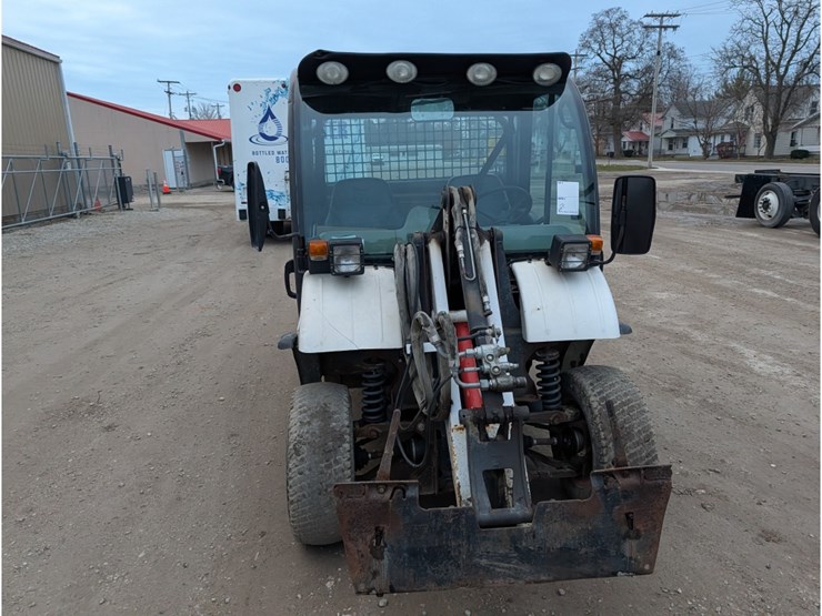2009-bobcat-5600-toolcat-image-5