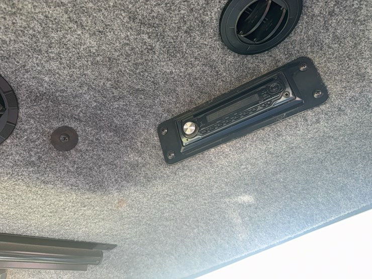 case-ih-3185-patriot-sprayer-image-116