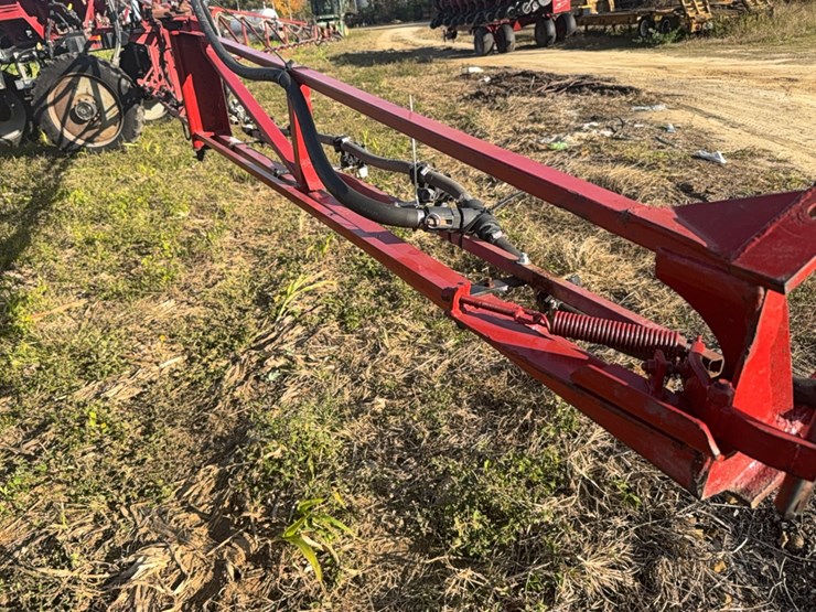 case-ih-3185-patriot-sprayer-image-55