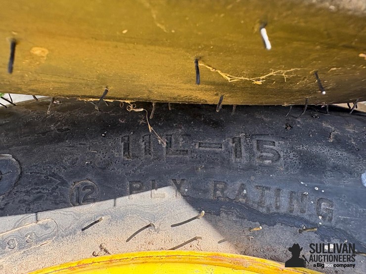 john-deere-rims-w/-tires-image-15