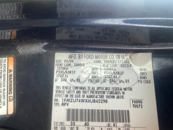 2004-ford-explorer-image-83