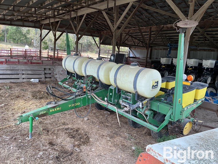 john-deere-7200-image-1