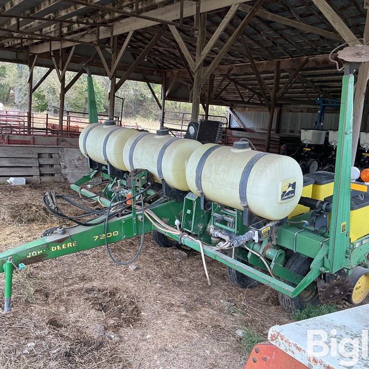 JOHN DEERE 7200