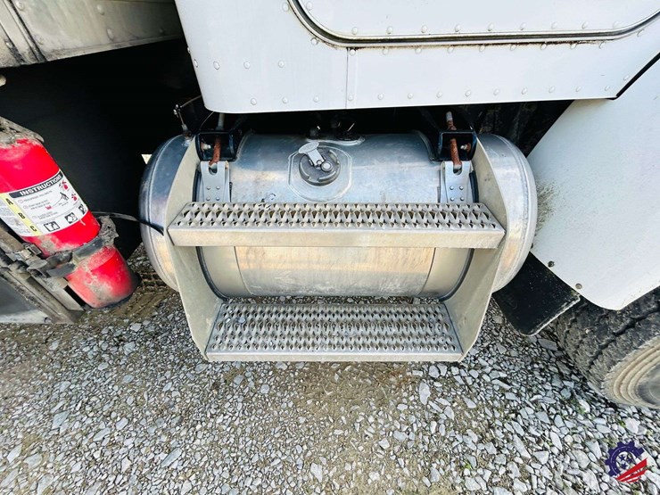 2007-peterbilt-340-image-76