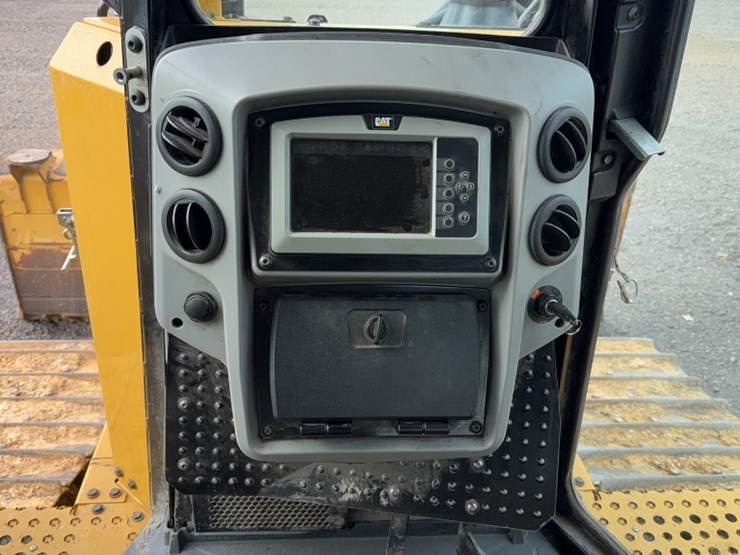 caterpillar-d6t-image-15