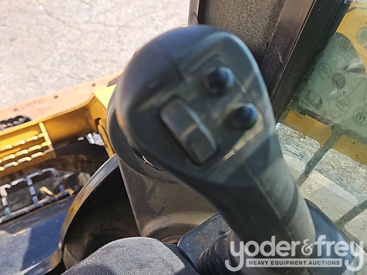 2023-caterpillar-299d3-xe-image-37