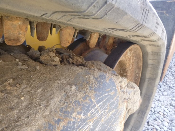 23-deere-325g-image-25