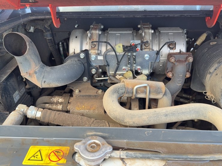 kubota-svl65-2-image-11