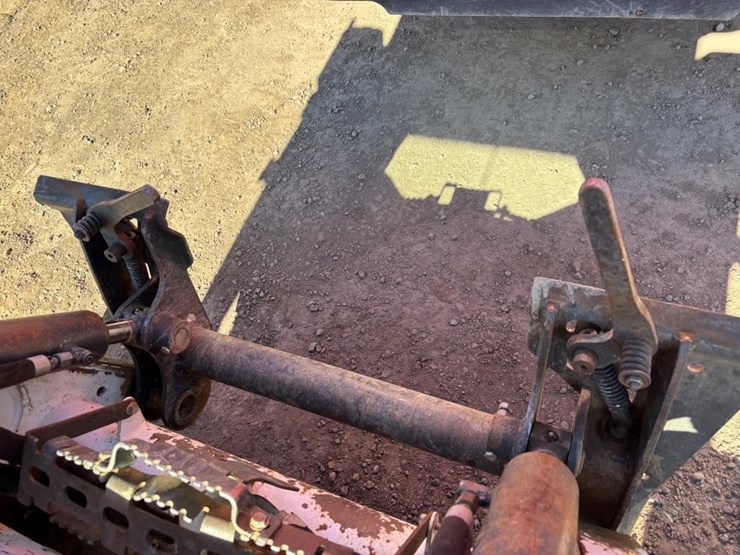 2013-bobcat-t550-image-13