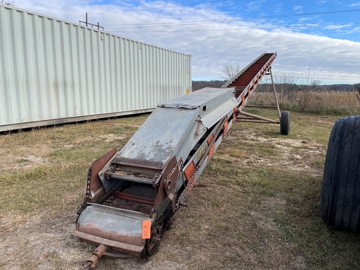 #1409-•-little-giant-elevator-image-1