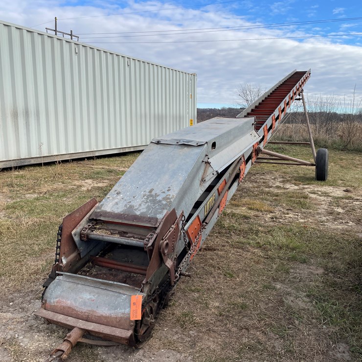 #1409 • Little Giant Elevator