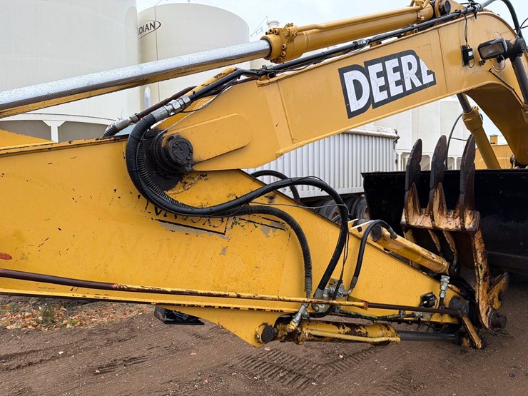 deere-160-lc-image-36