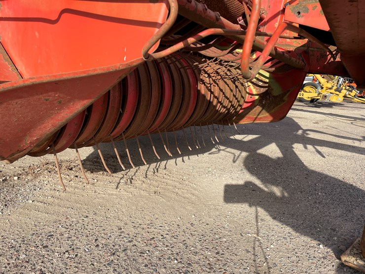 #1408-•-omc-596-roll-baler-image-5