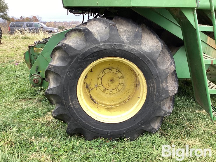 1983-john-deere-8820-image-17