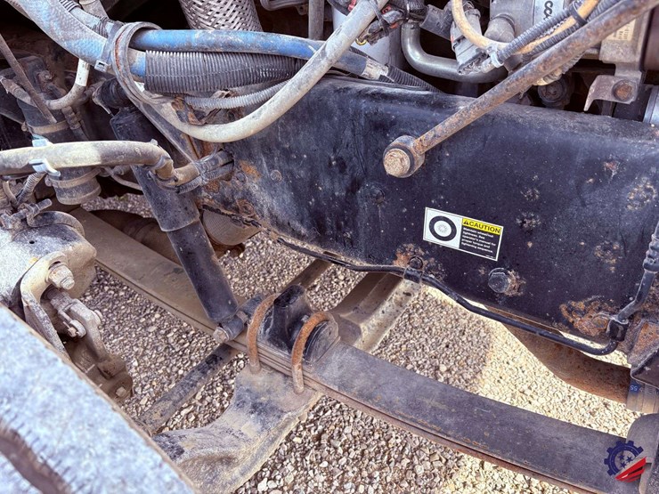 2012-peterbilt-337-image-24