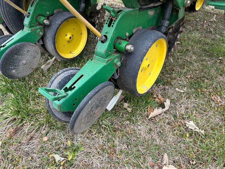 john-deere-7200-image-31