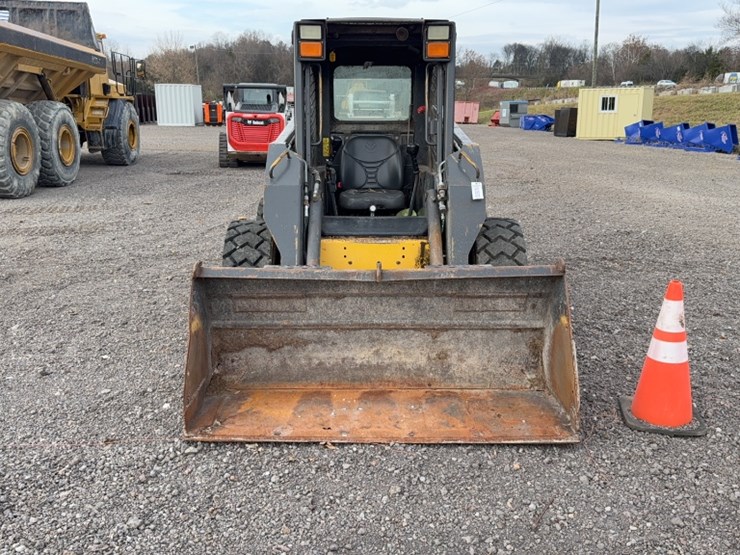 new-holland-ls180-image-2