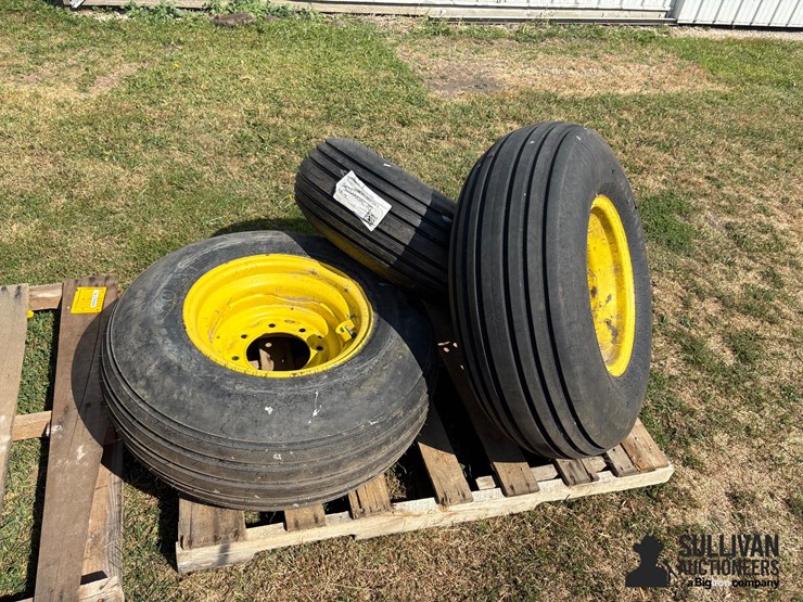 john-deere-rims-w/-tires-image-4