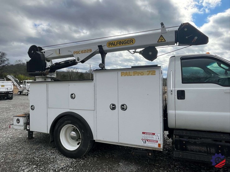 2013-ford-f750-image-37