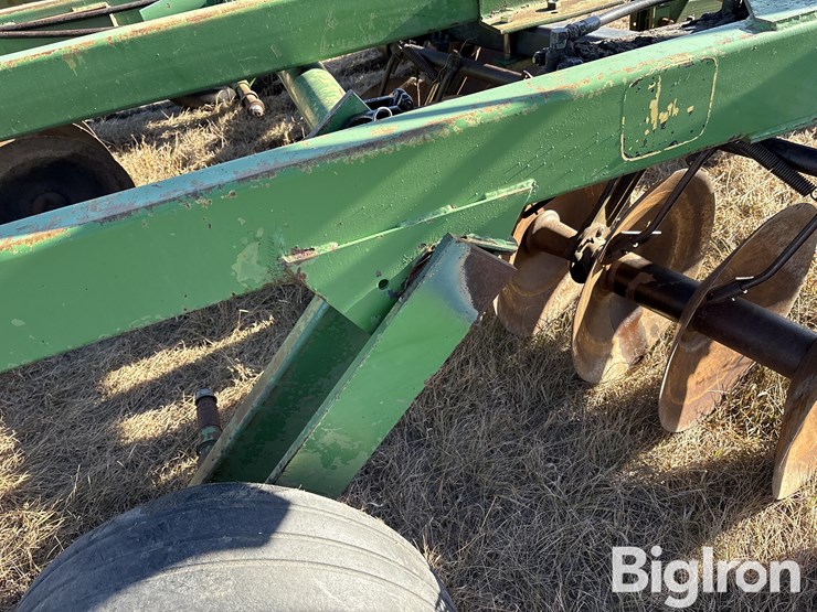 john-deere-230-image-17