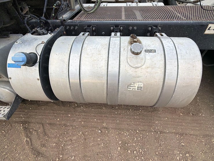 2014-mack-cxu613-semi-image-5