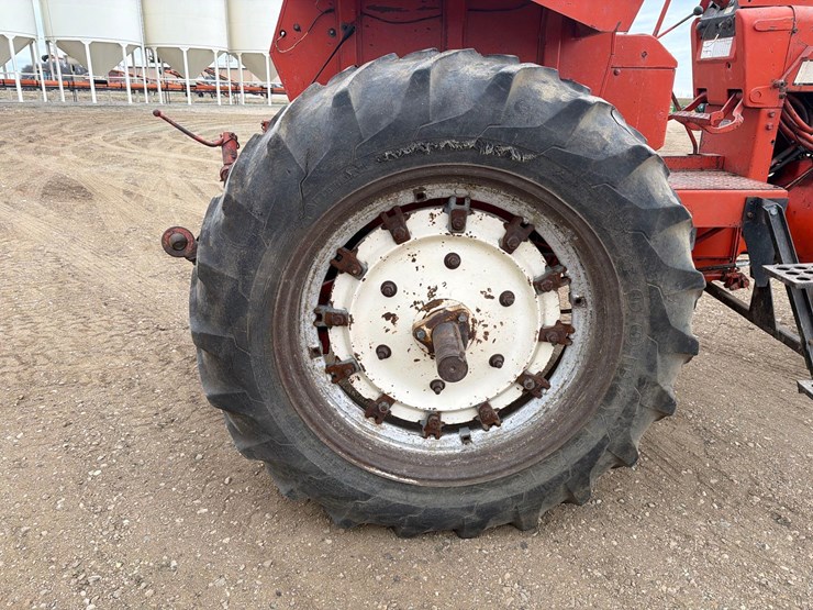 allis-chalmers-190-landhandler-tractor-image-18