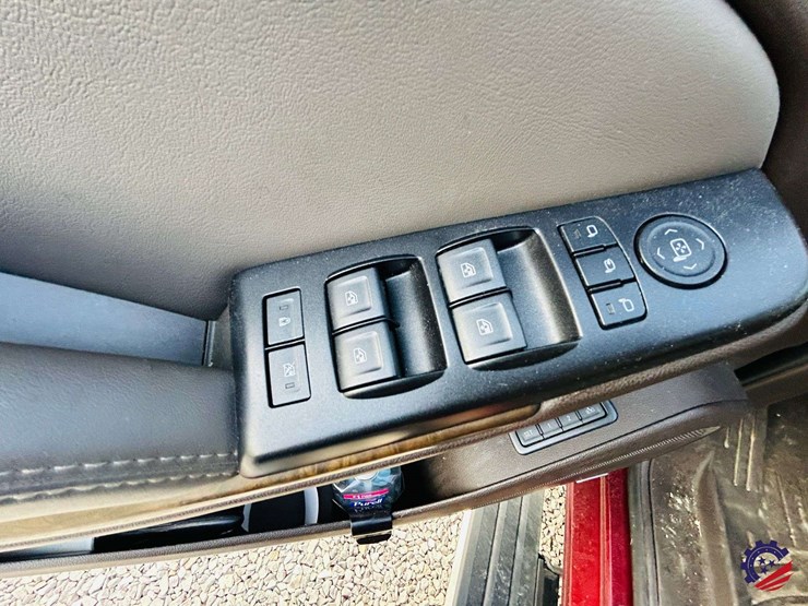 2018-gmc-yukon-denali-image-60