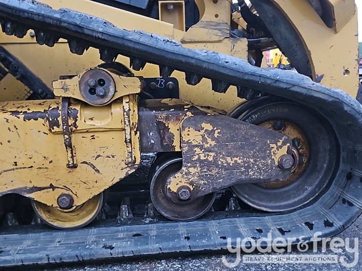 2021-caterpillar-299d3-image-11