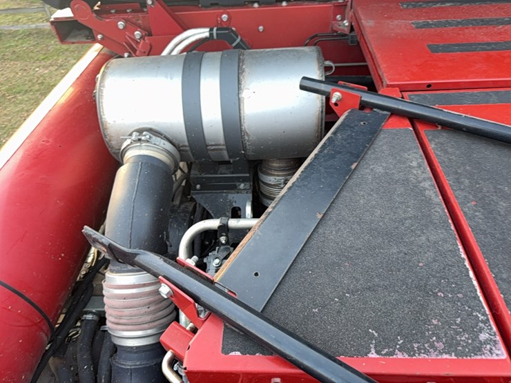 2018-case-ih-8240-image-74